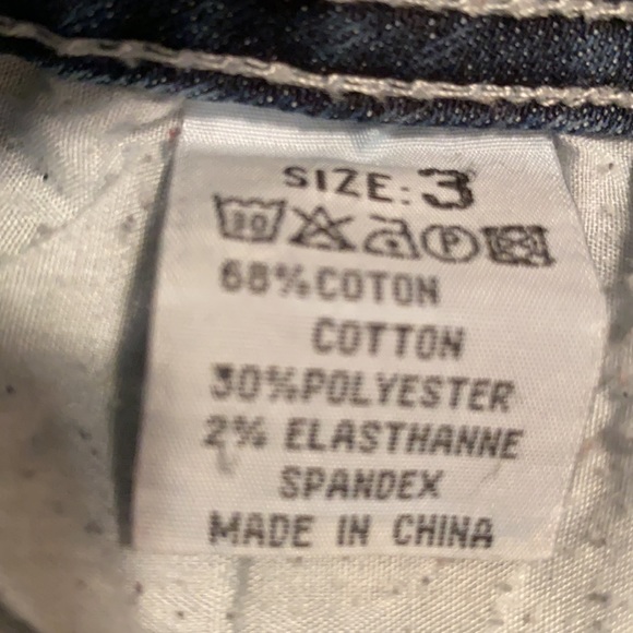 Liuce’s Jeans - Picture 8 of 8